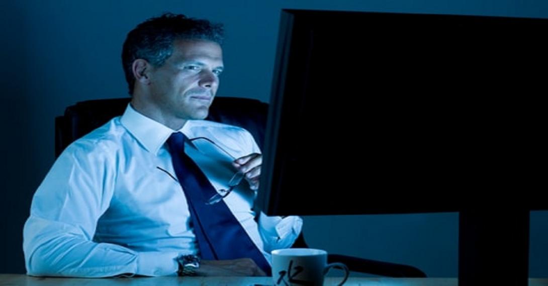 9 Effects of Working Night Shift: How to Survive & Stay Healthy